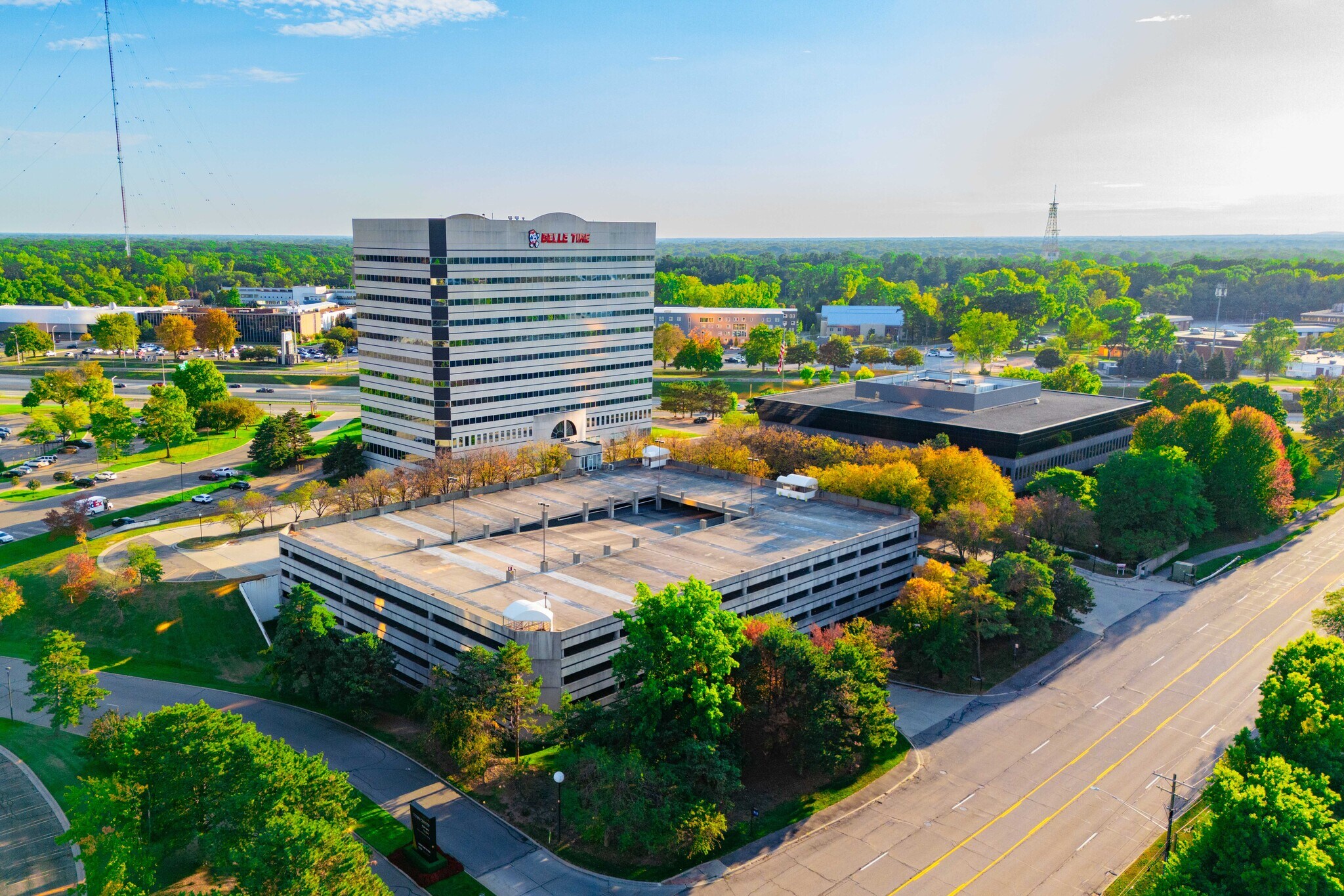 25800 Northwestern Hwy, Southfield, MI for Rent