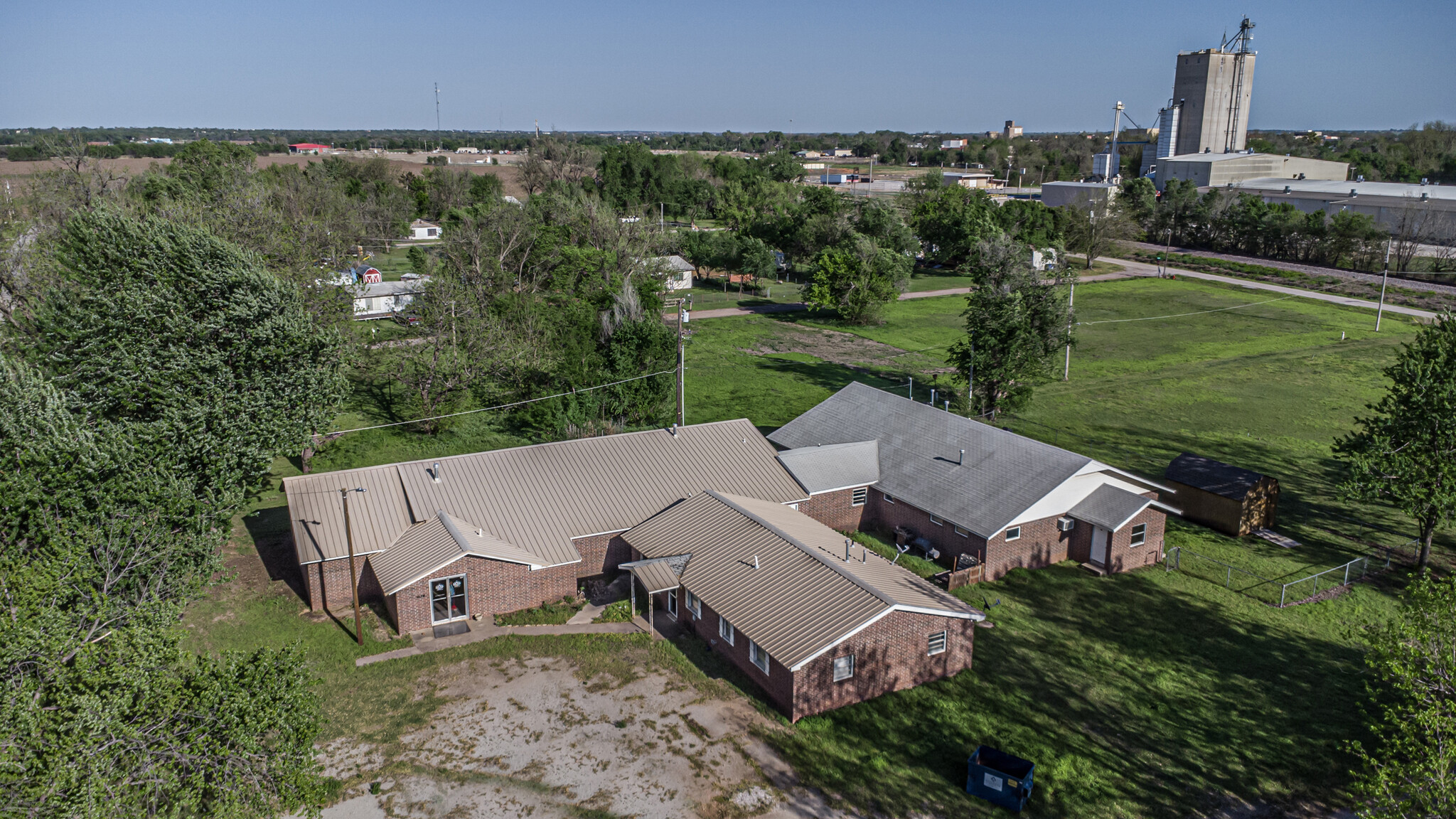 1028 N 11th St, Chickasha, OK for Sale