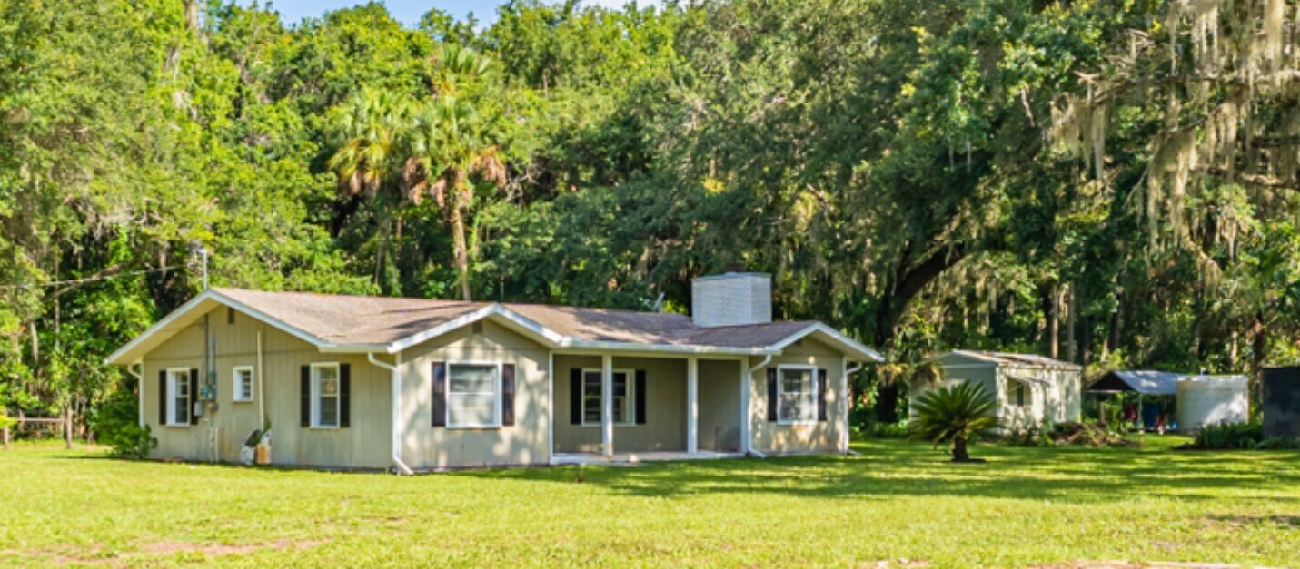 8585 W Miss Maggie Dr, Homosassa, FL for Sale