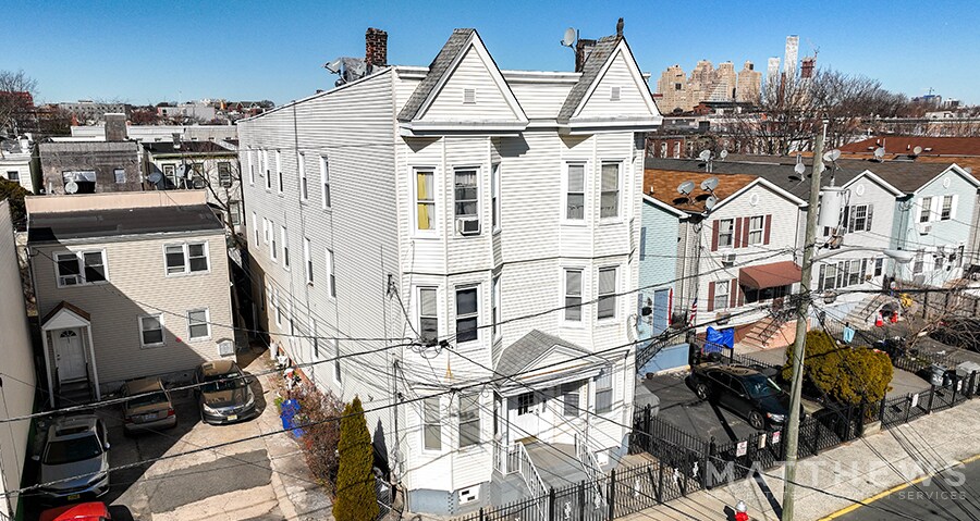 239 Halladay St, Jersey City, NJ for Sale