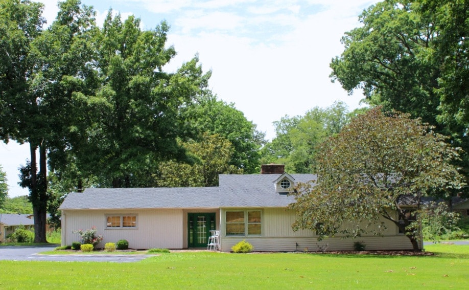 2797 N Highland Ave, Jackson, TN for Rent