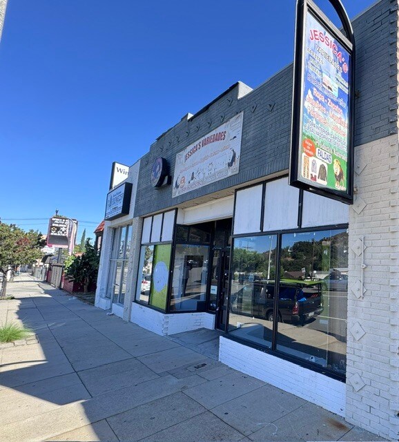 7251-7253 Foothill Blvd, Tujunga, CA for Rent