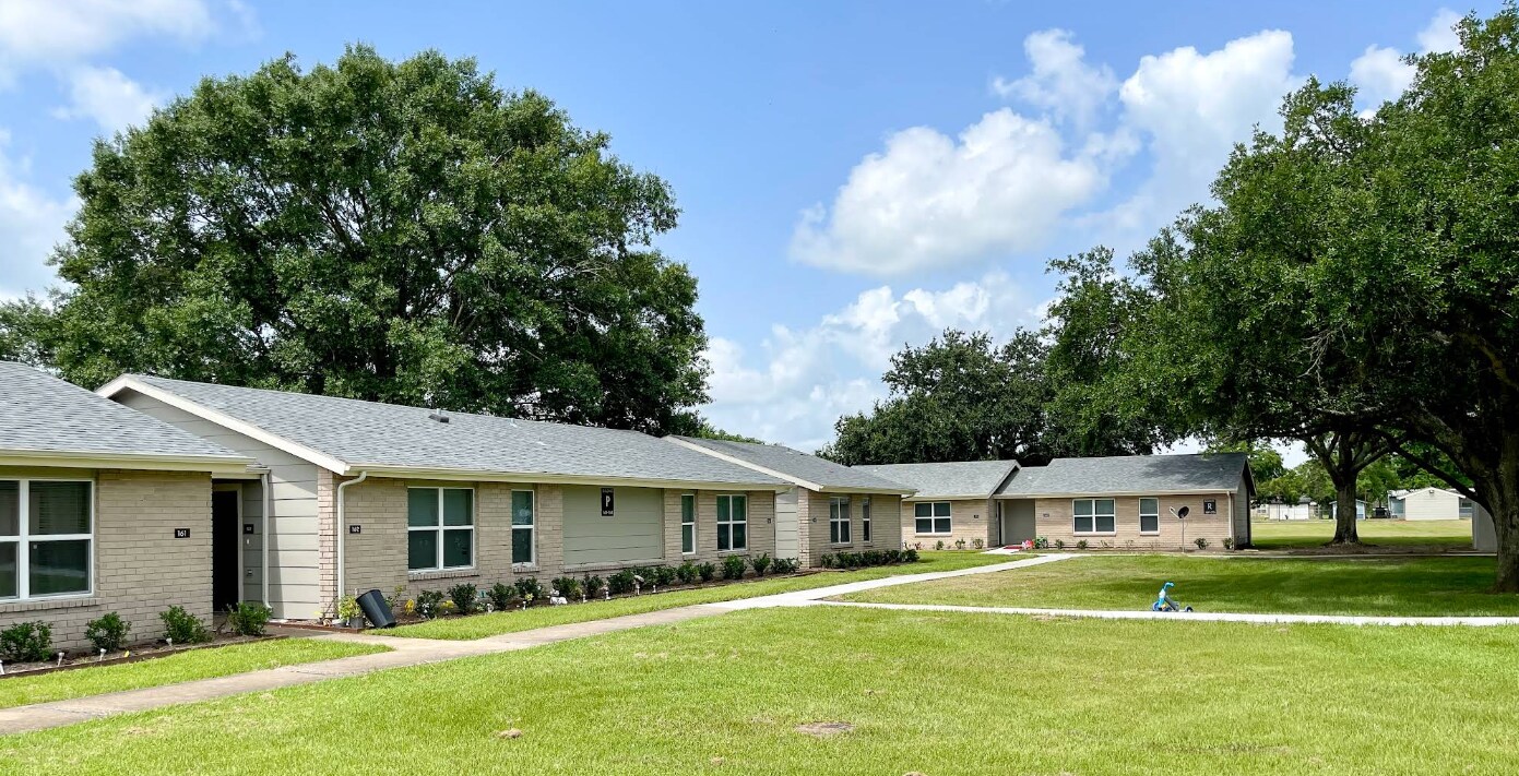 800 Avenue F, Bay City, TX for Rent