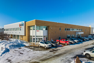 Montréal, QC Light Manufacturing - 7825-7829 Blvd Henri-Bourassa E