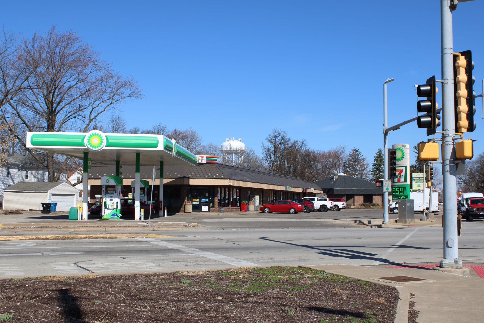 1612-1636 38th St, Rock Island, IL for Sale