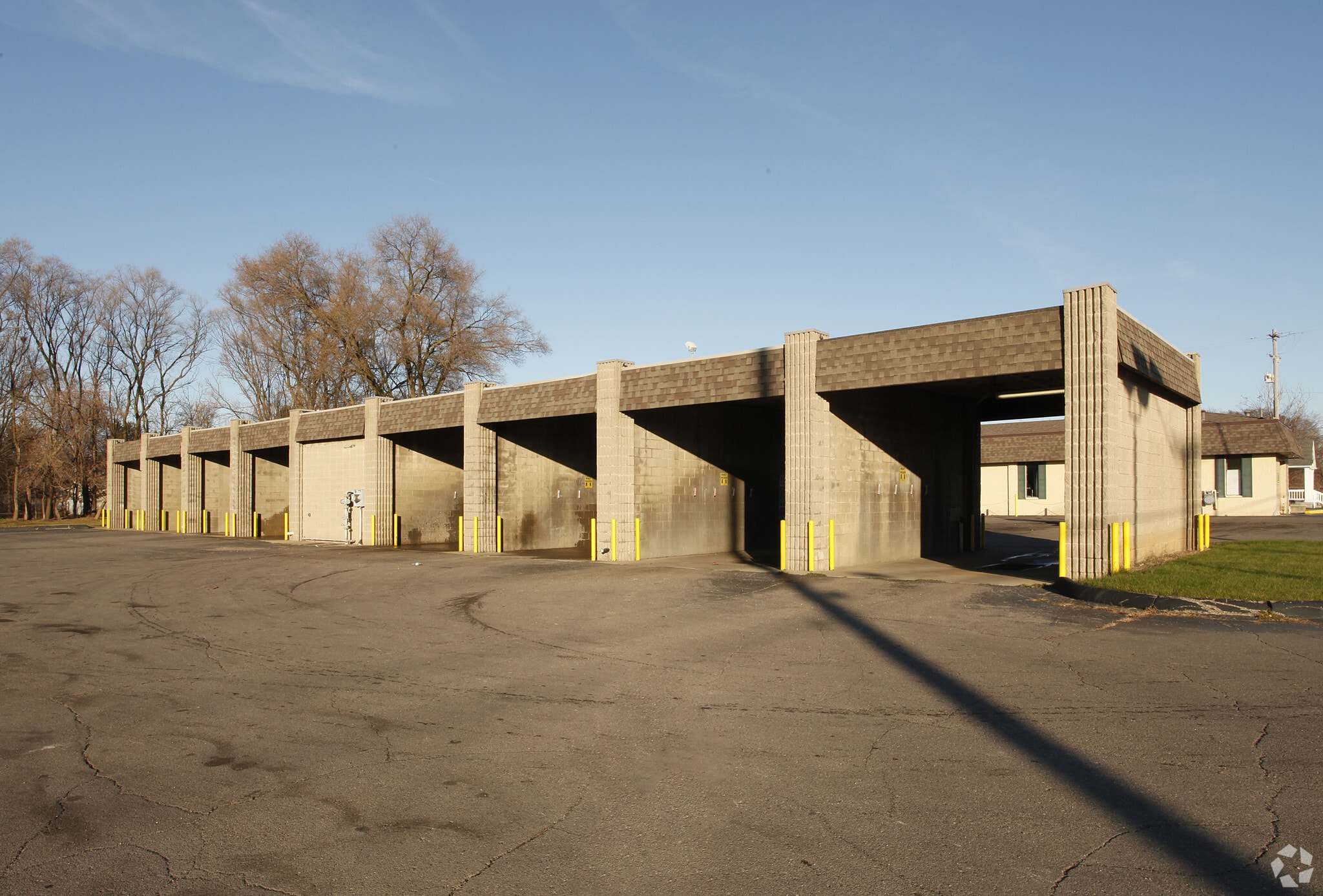 3269 Richfield Rd, Flint, MI for Sale