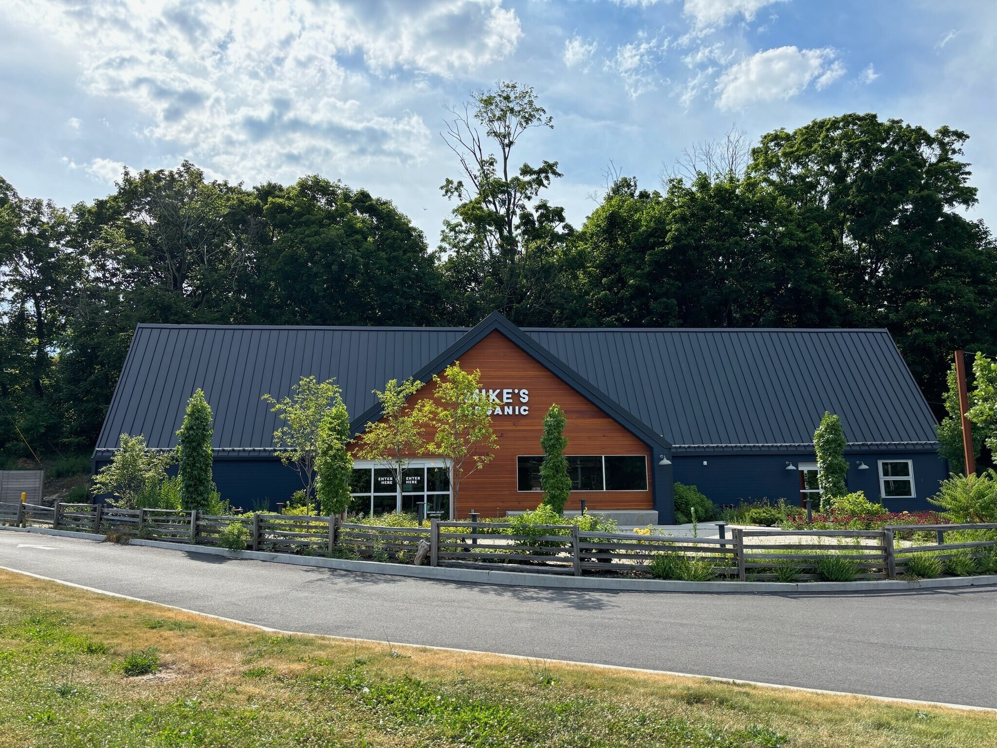 600 E Putnam Ave, Cos Cob, CT for Rent
