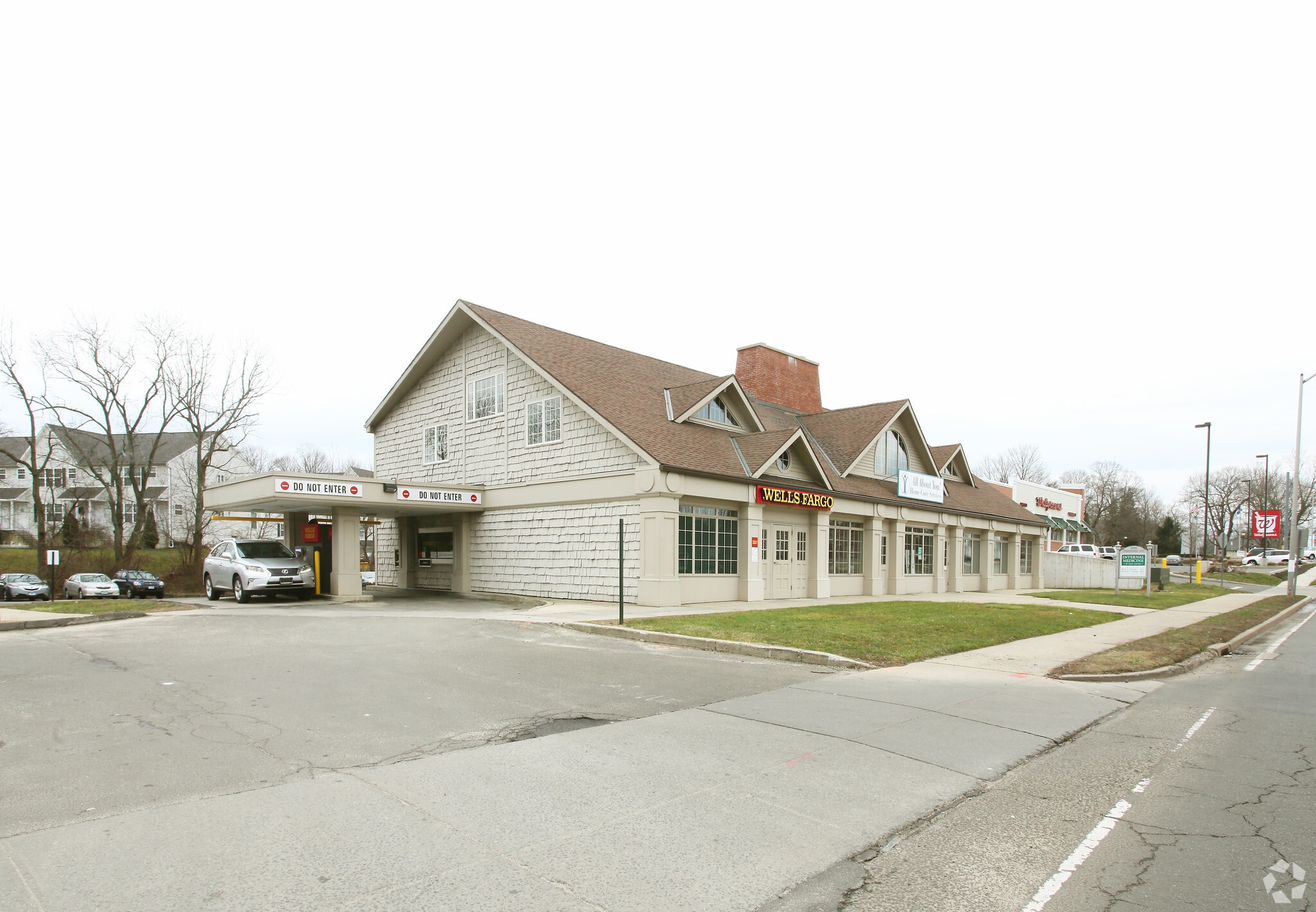 339 Hemingway Ave, East Haven, CT for Rent