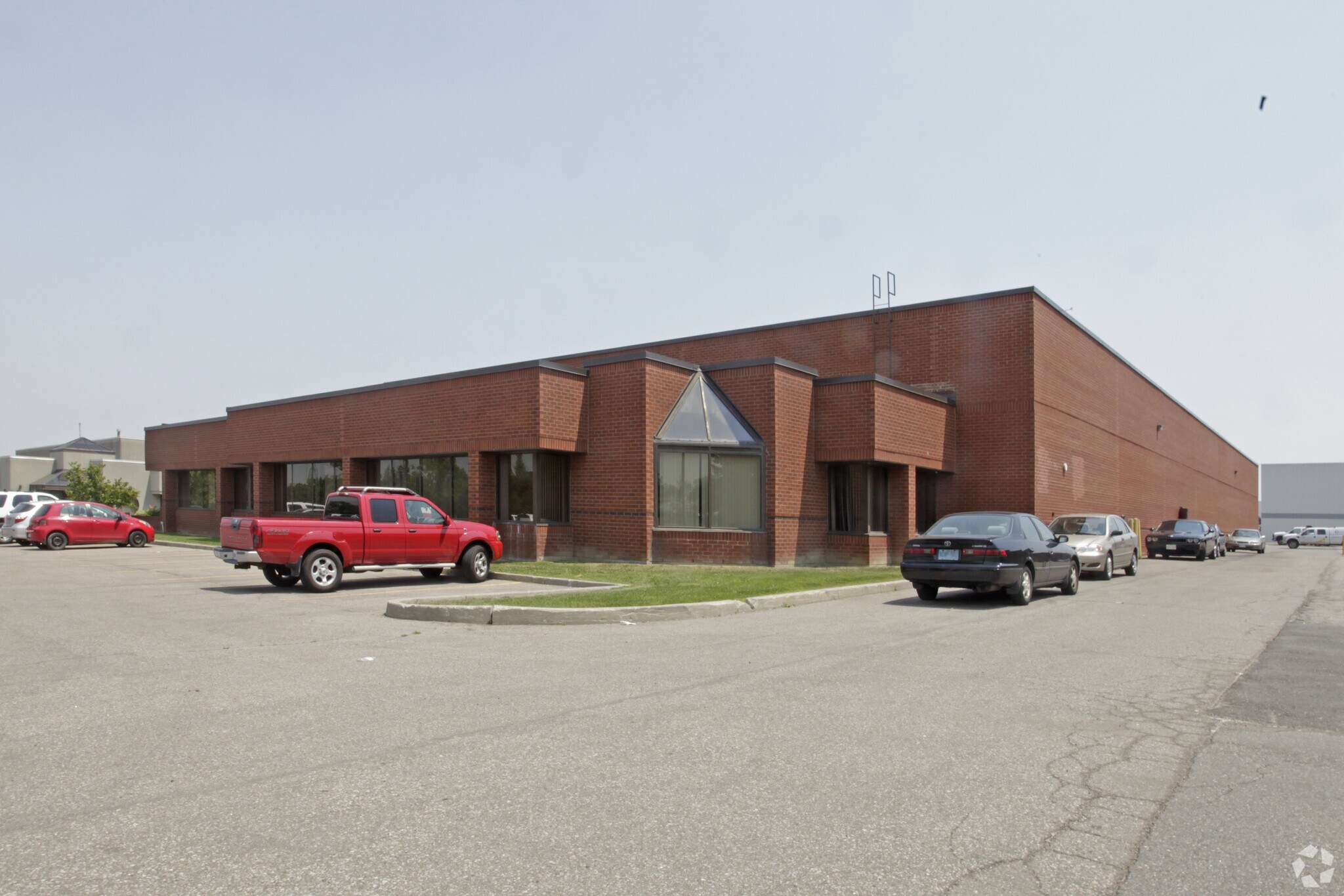 190 Ambassador Dr, Mississauga, ON for Rent
