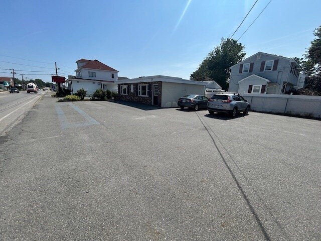 1570 Middlesex St, Lowell, MA for Sale