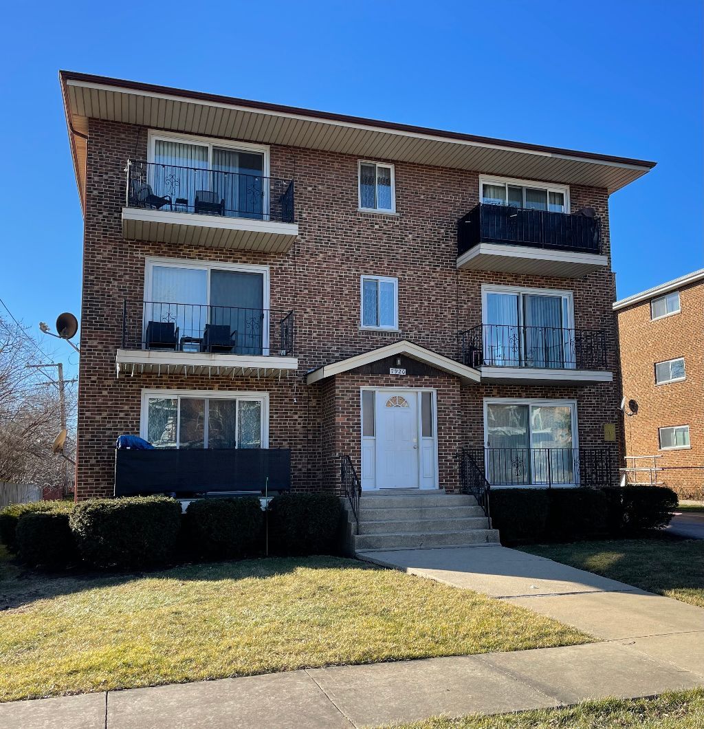 7920 S 83rd Ave Justice, IL 60458 MultiFamily Property for Lease on