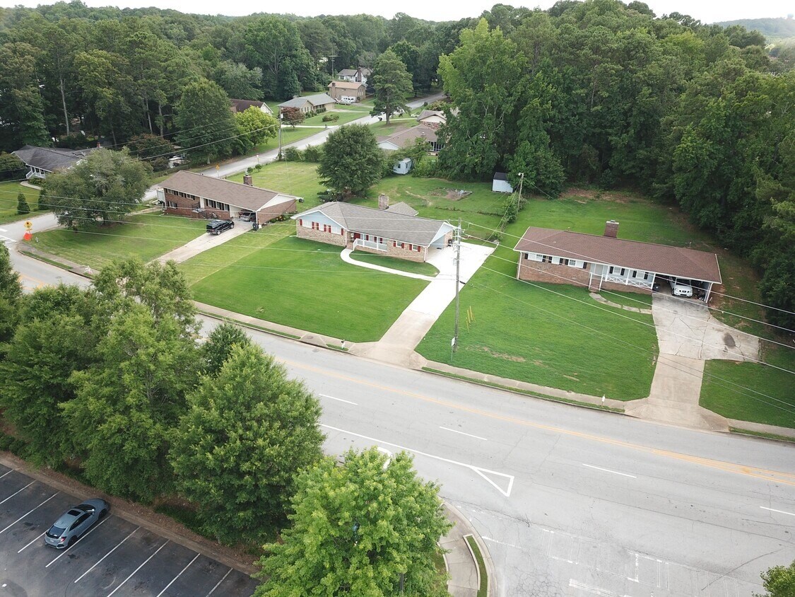 2260 Pinehurst Rd, Snellville, GA for Sale
