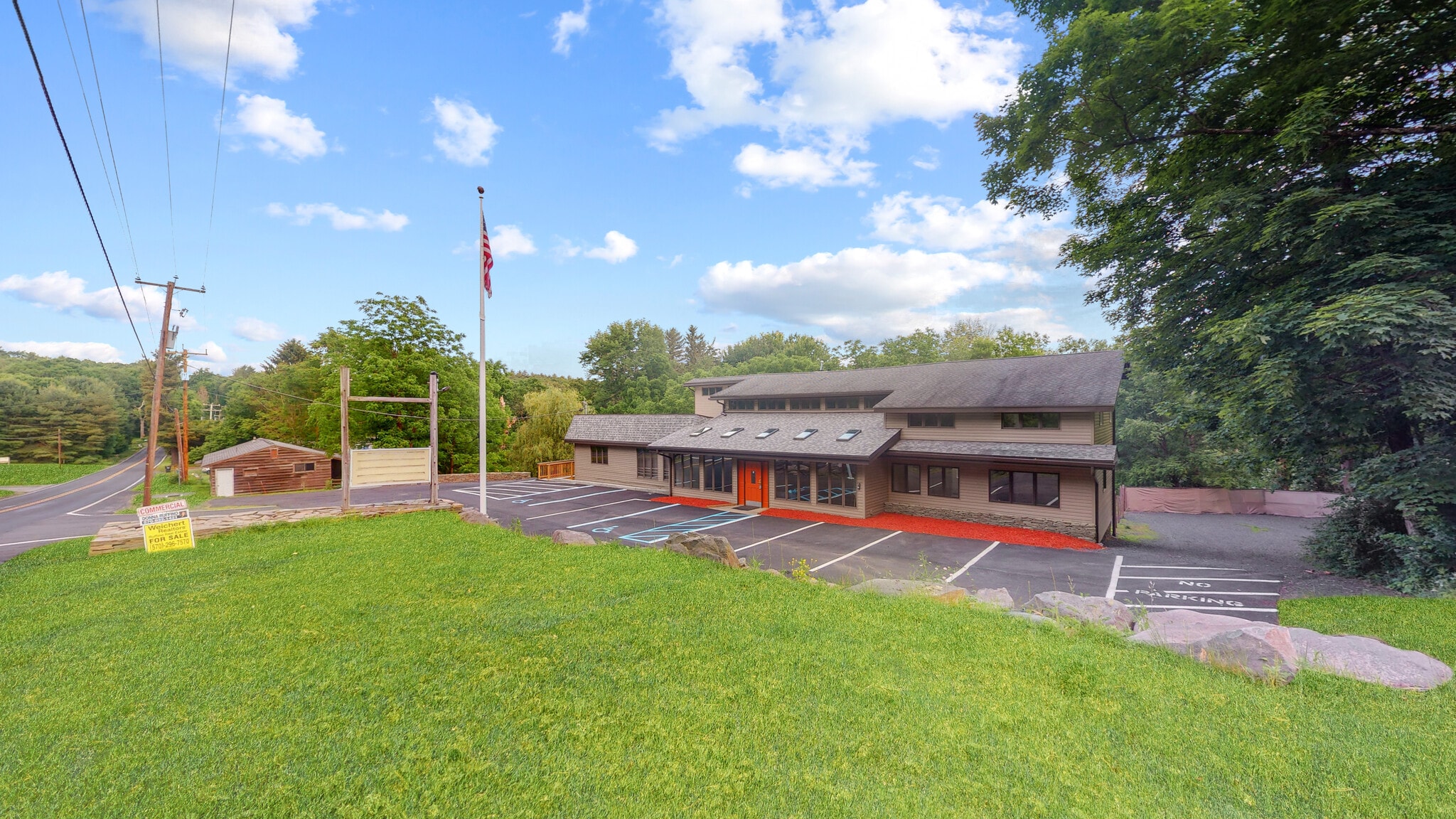 220 Silver Lake Rd, Dingmans Ferry, PA for Sale