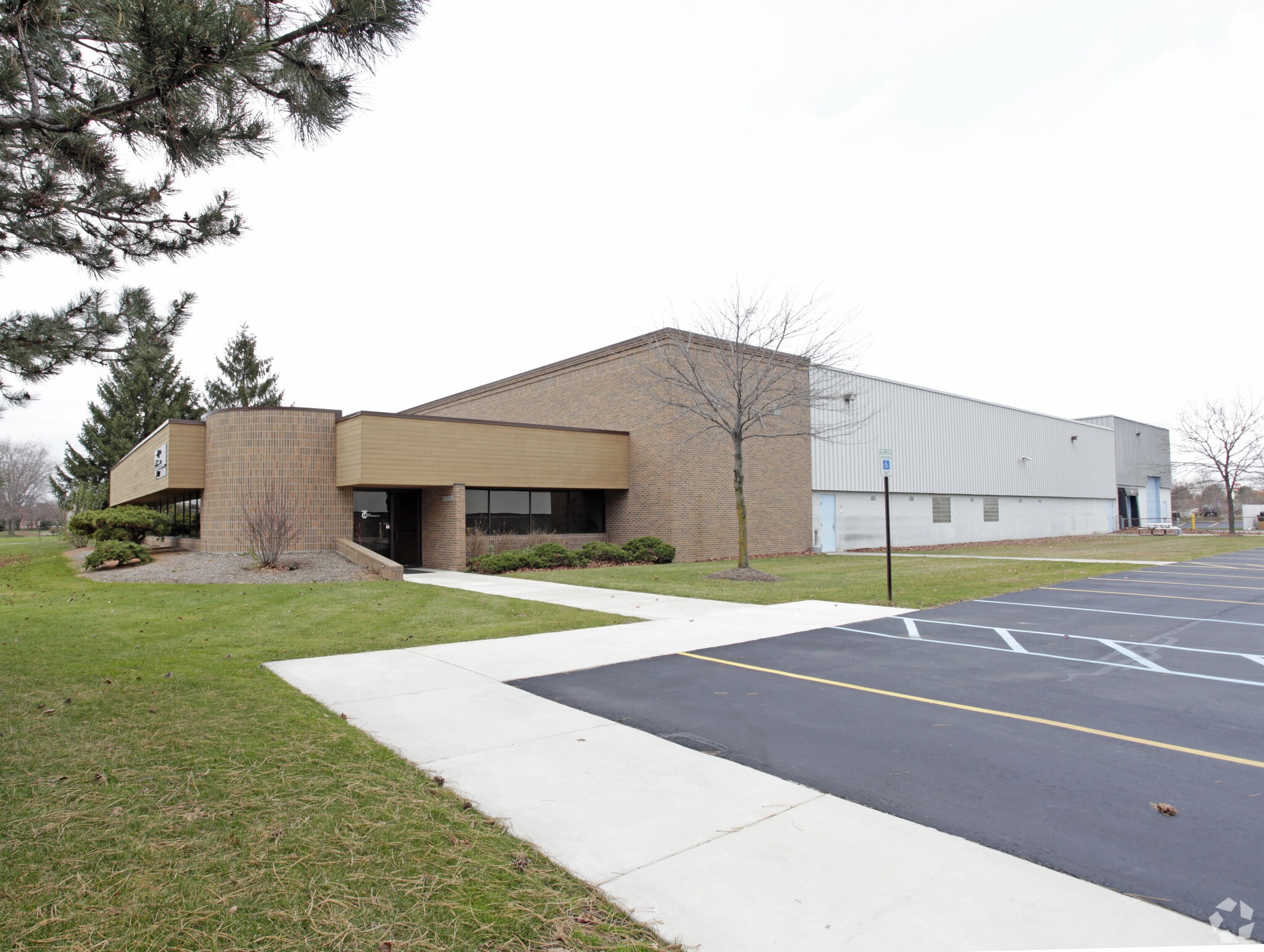 1900 Northfield Dr, Rochester Hills, MI for Sale