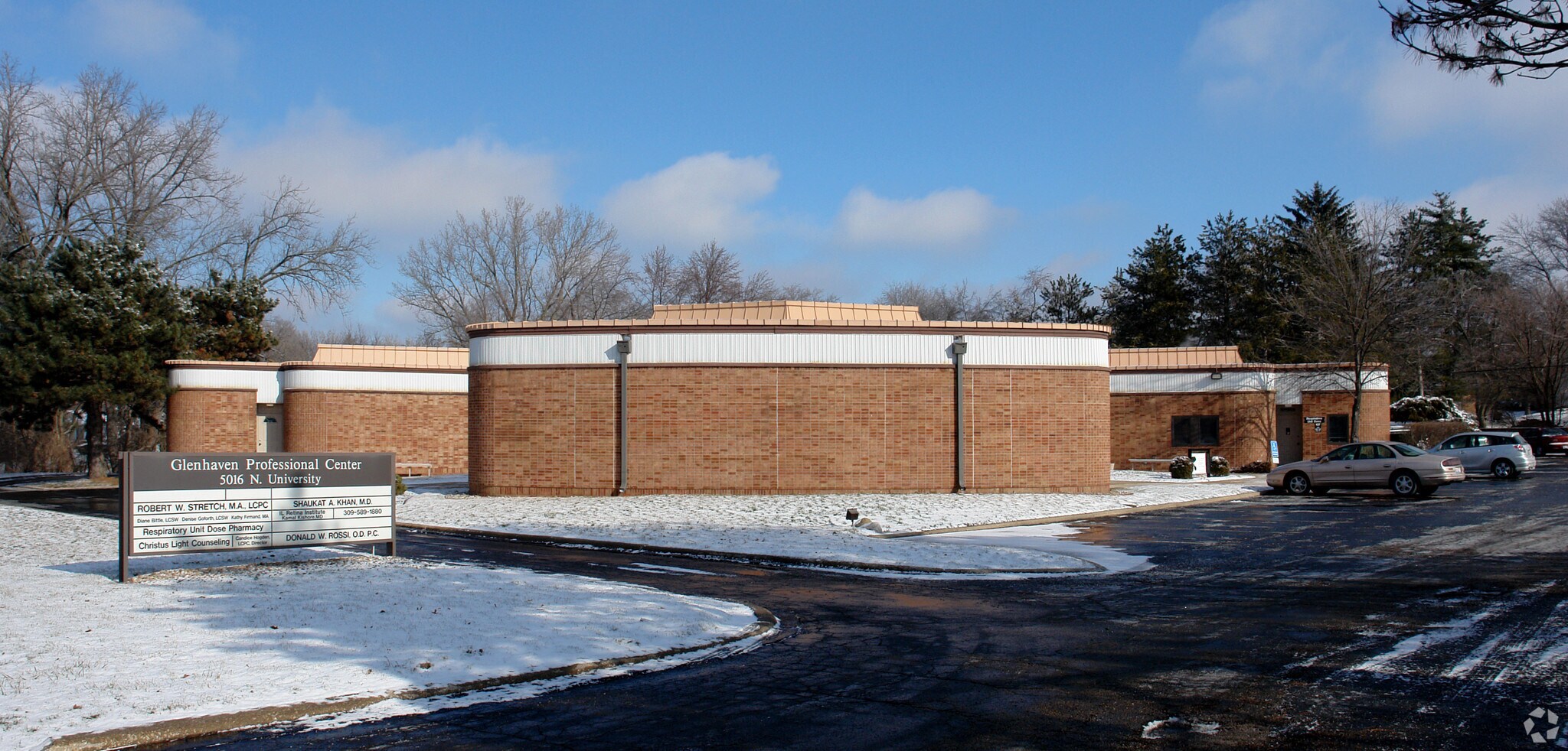 5016 N University St, Peoria, IL for Rent