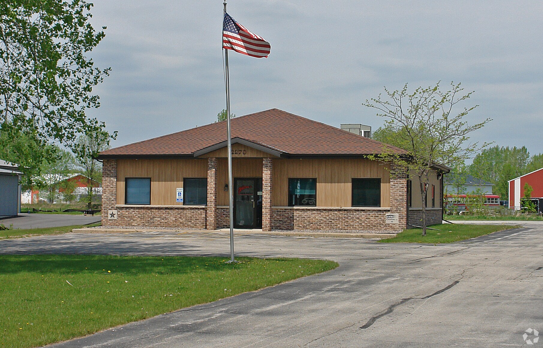 2270 Salscheider Ct, Howard, WI for Sale