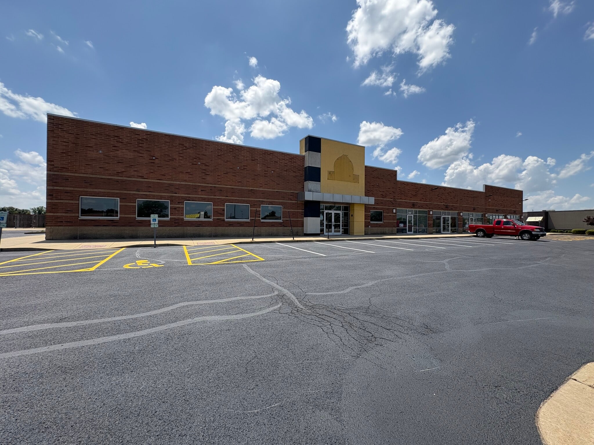 5650 Belleville Crossing St, Belleville, IL for Rent