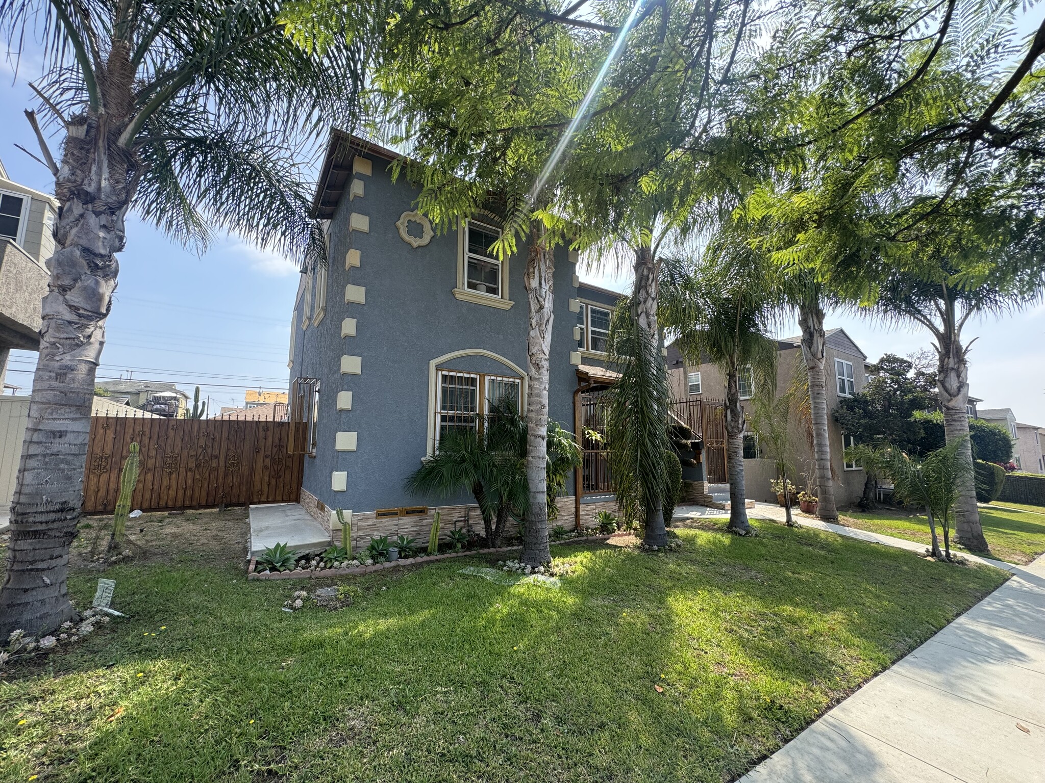 10418 S Van Ness Ave, Los Angeles, CA for Sale