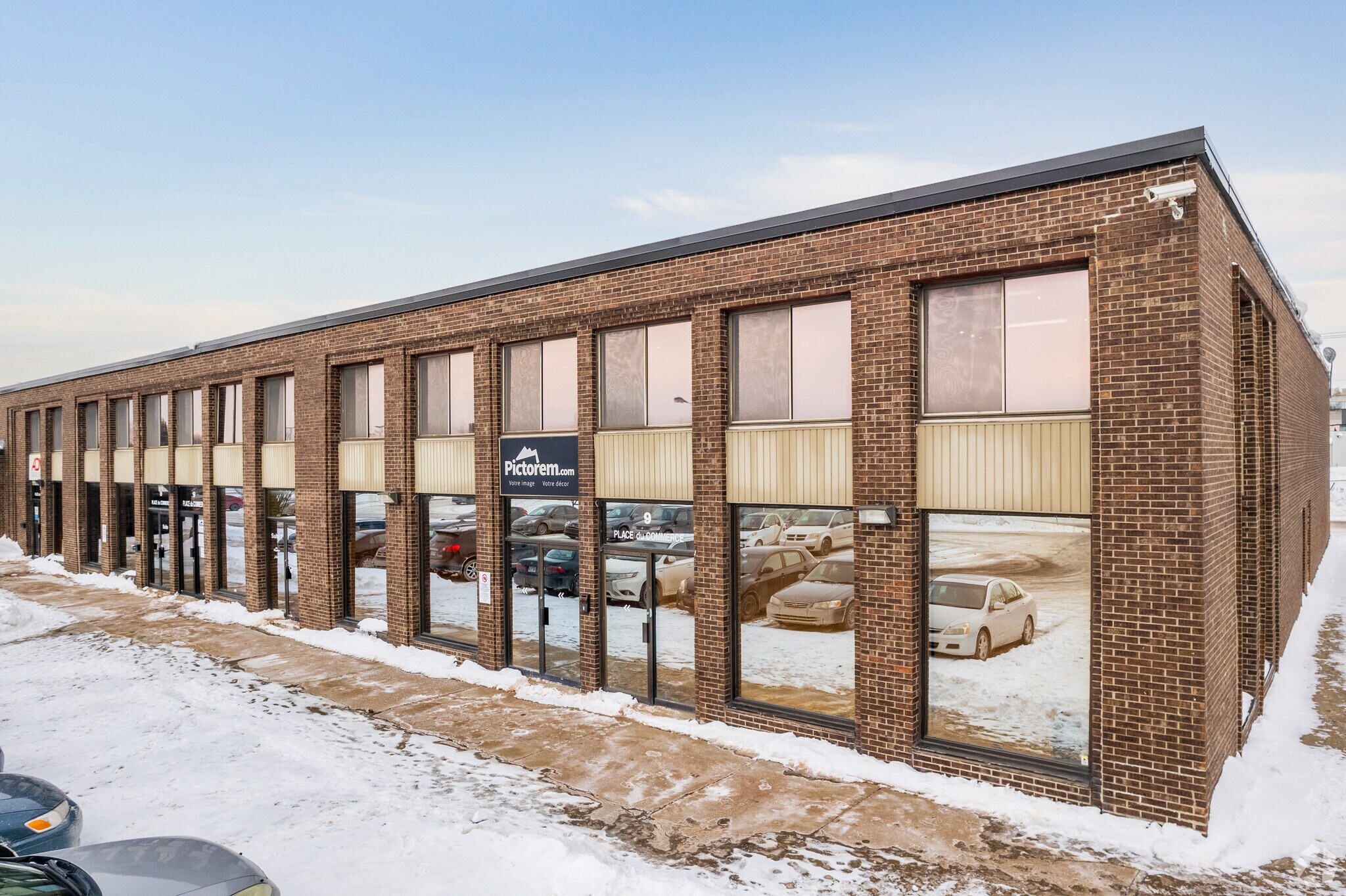 9 St de la Place du Commerce, Brossard, QC for Rent