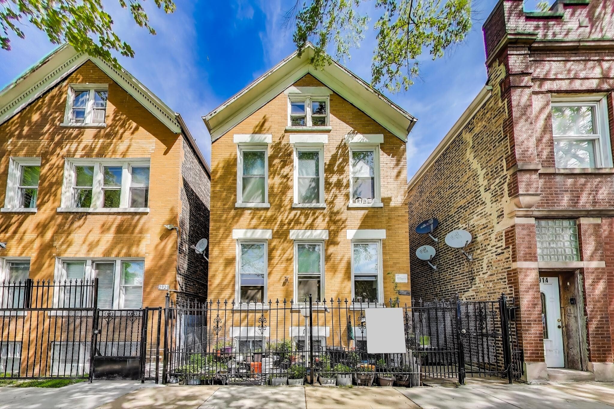 2916 W 25th Pl, Chicago, IL for Sale