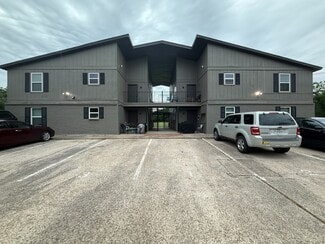 Lake Worth, TX Apartments - 7300 Comanche Trl
