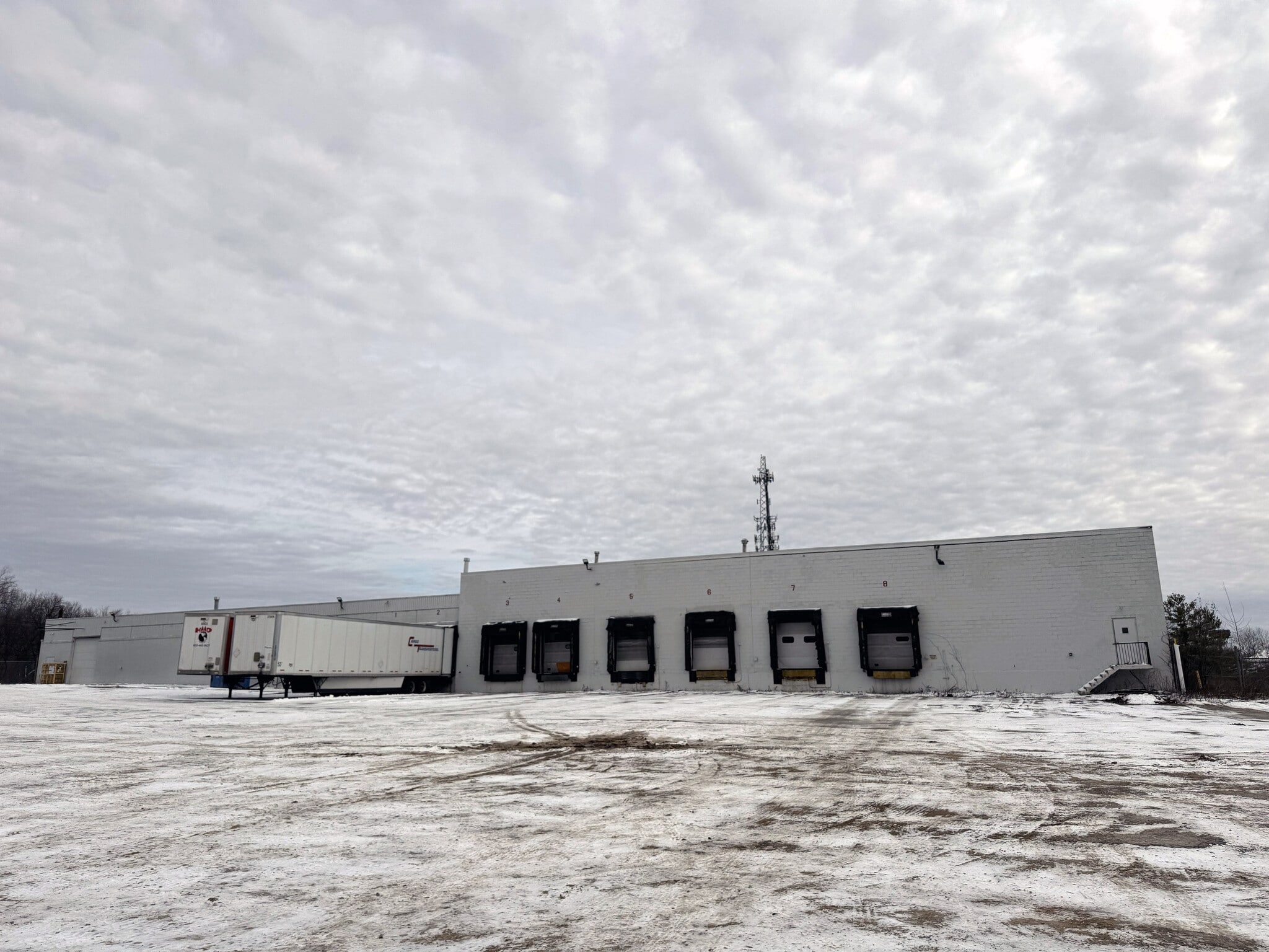 880 W Waterloo Rd, Akron, OH for Rent