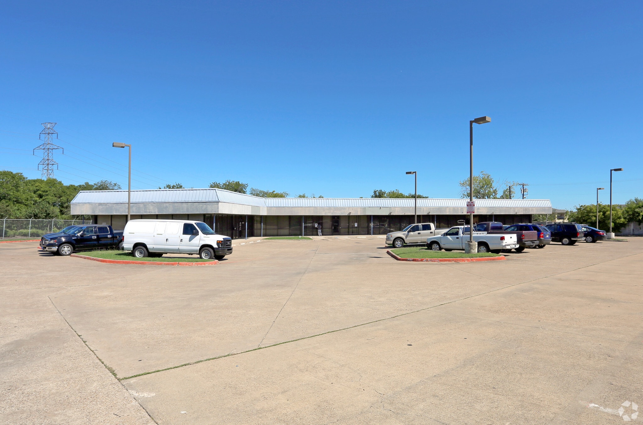 2220 Gus Thomasson Rd, Mesquite, TX for Rent