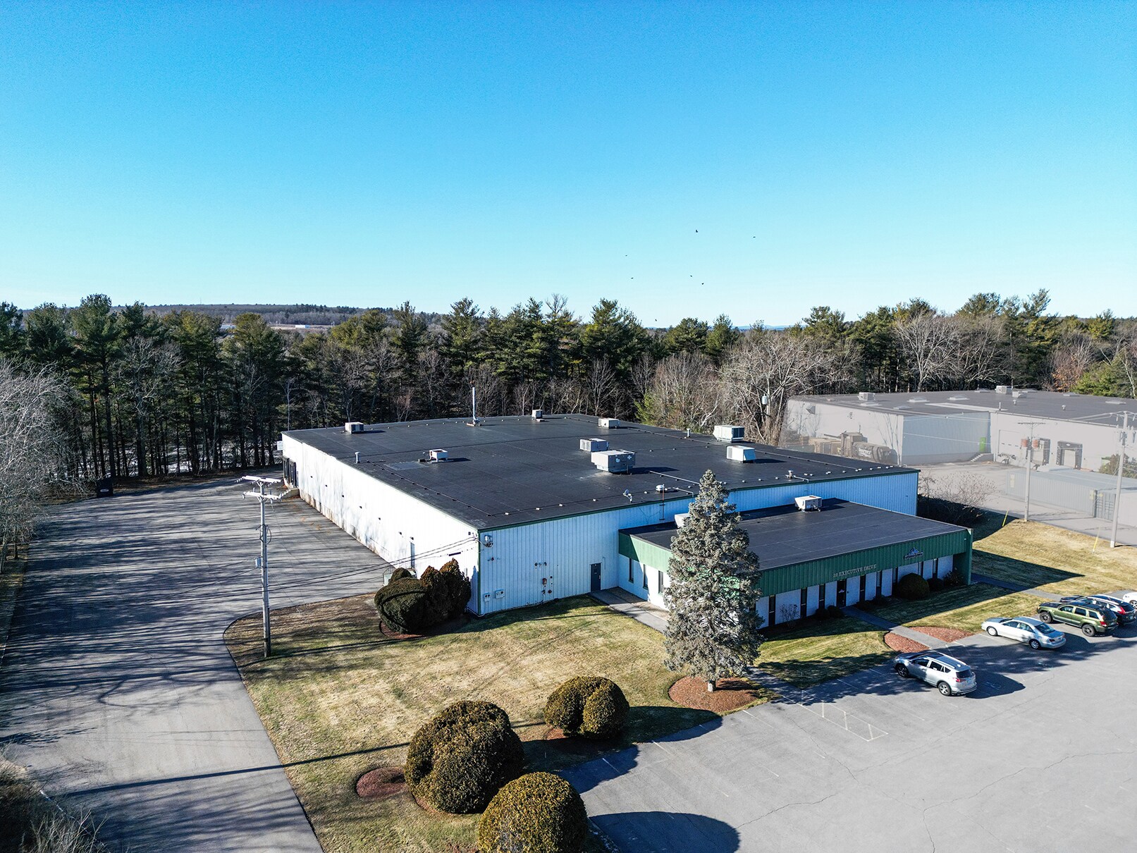 32 Executive Dr, Hudson, NH for Rent