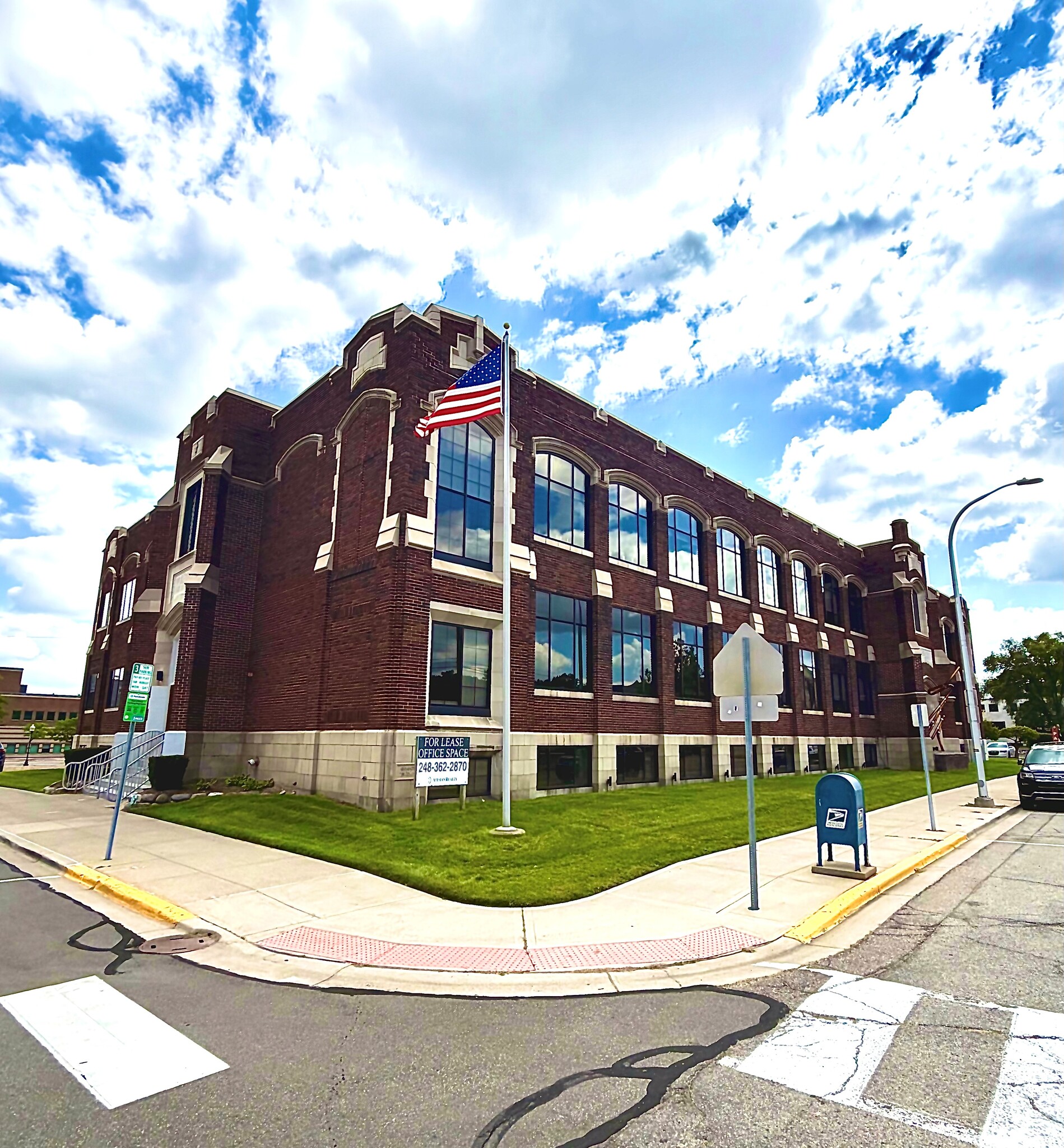 333 W 7th St, Royal Oak, MI for Rent