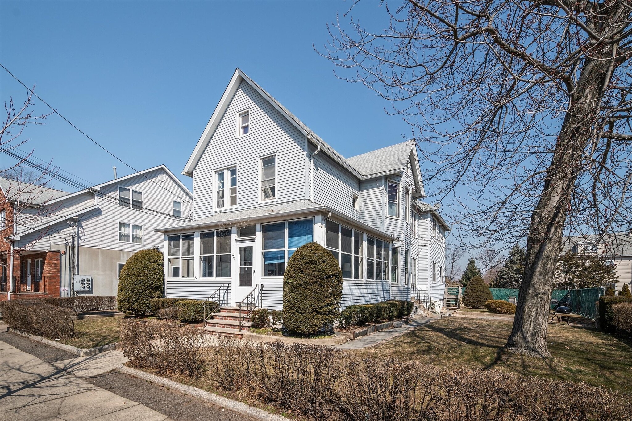 339345 Valley Brook Ave Lyndhurst, NJ 07071 MultiFamily Property