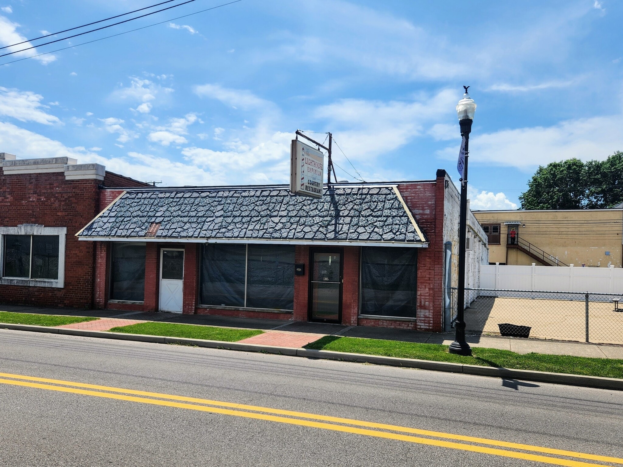 1305 Dunbar Ave Dunbar, WV 25064 Retail Property for Lease on