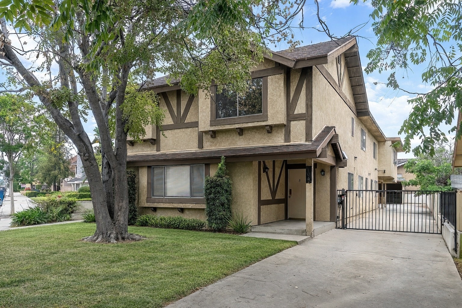 104 N Atlantic Blvd, Alhambra, CA for Sale