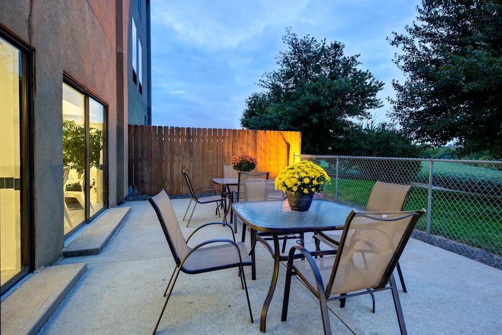 1416 Broadway Ave E, Mattoon, IL for Sale