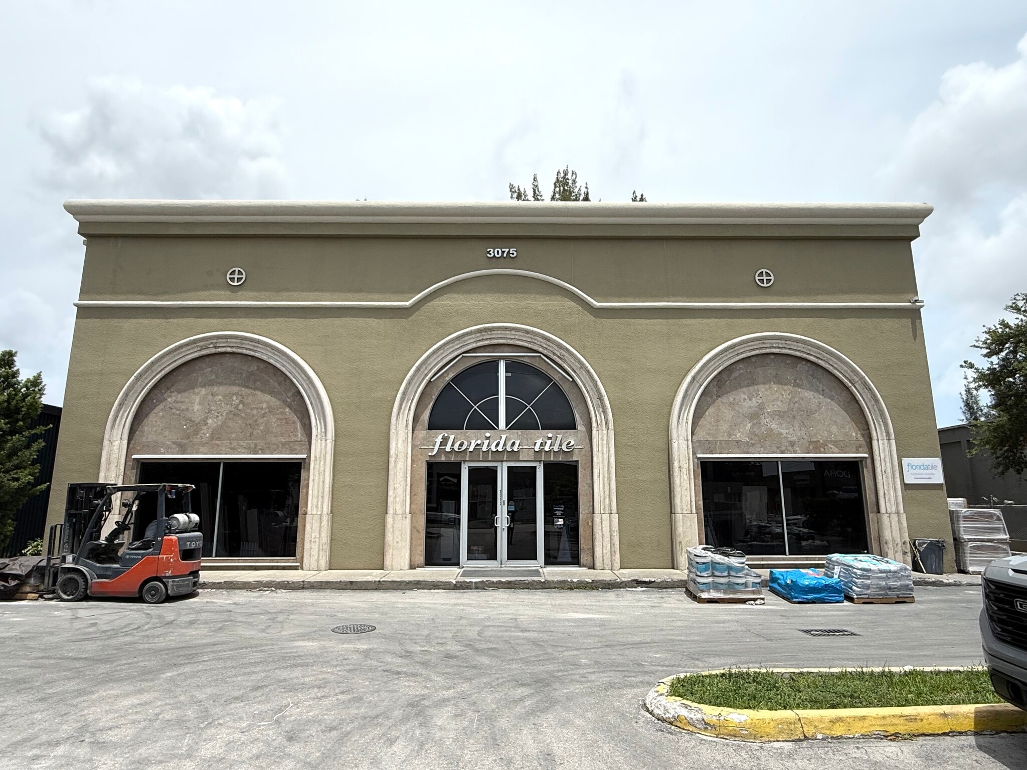3075 NW 79th Ave, Doral, FL for Rent