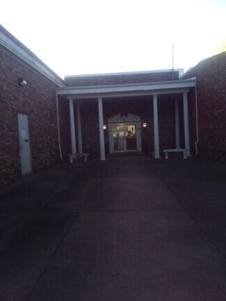 New Philadelphia, OH Flex - 714 Kaderly St NW