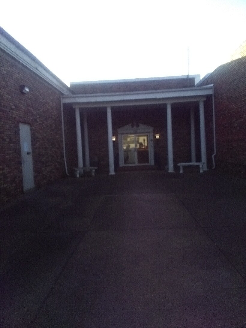 714 Kaderly St NW, New Philadelphia, OH for Rent