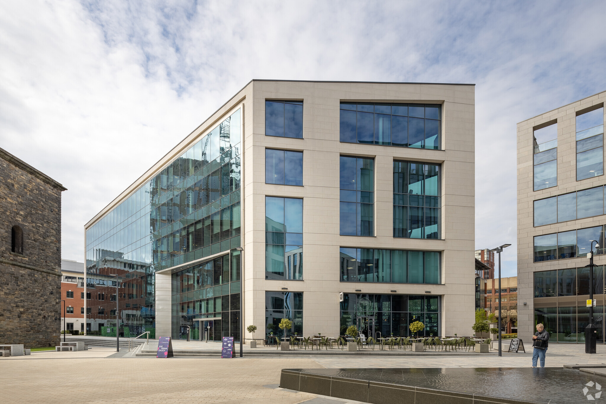 10 Wellington Pl, Leeds, WYK for Rent