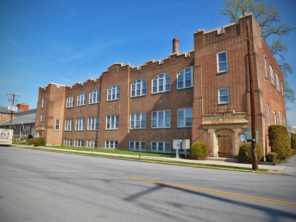 401 E Louther St, Carlisle, PA for Rent