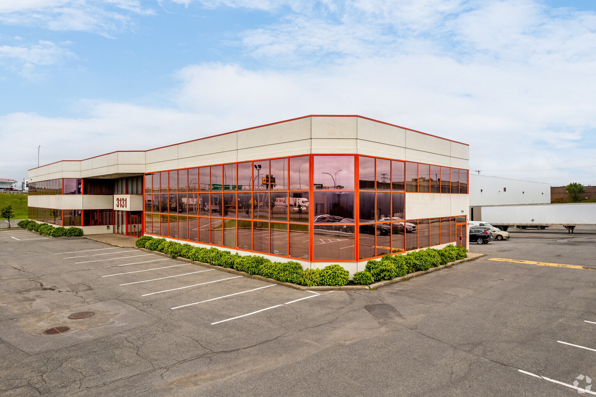 9260-9300 Blvd Henri Bourassa W, Montréal, QC for Rent