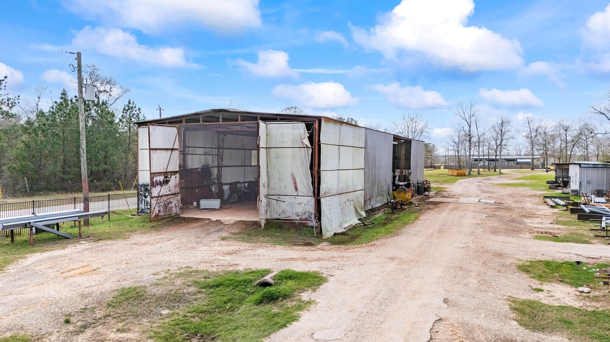 2565 Lee Turner Rd, Cleveland, TX for Sale