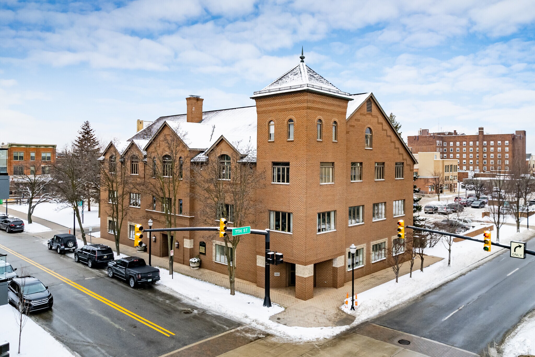 170 College Ave Holland, MI 49423 Office Property for Lease on