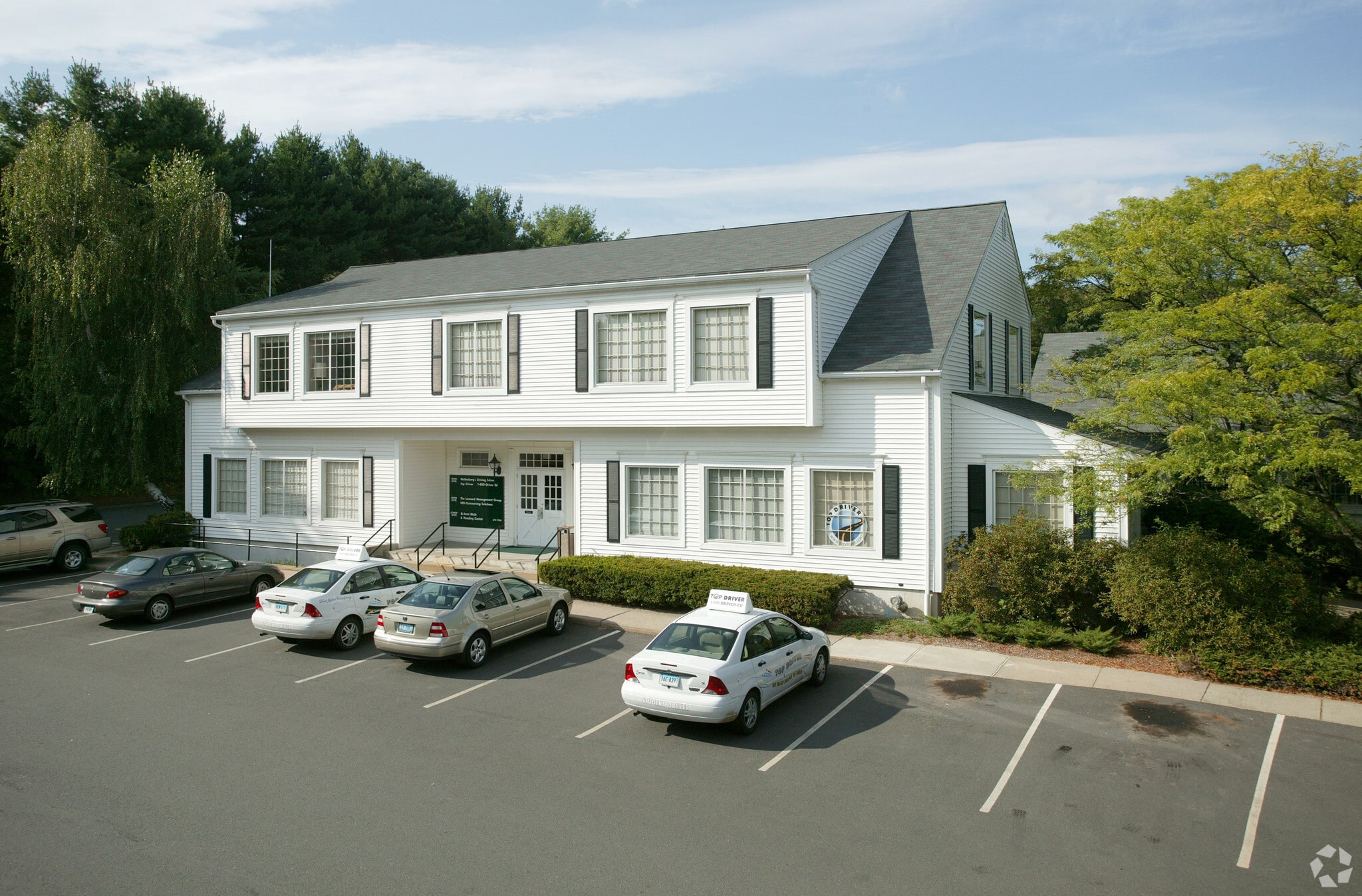 395 W Avon Rd, Avon, CT for Rent