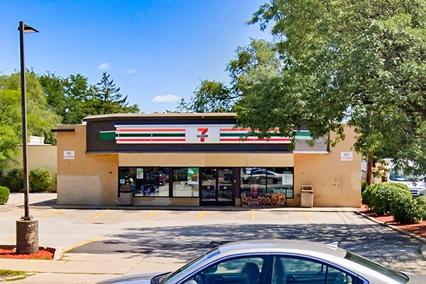 8357 Skokie Blvd, Skokie, IL for Rent