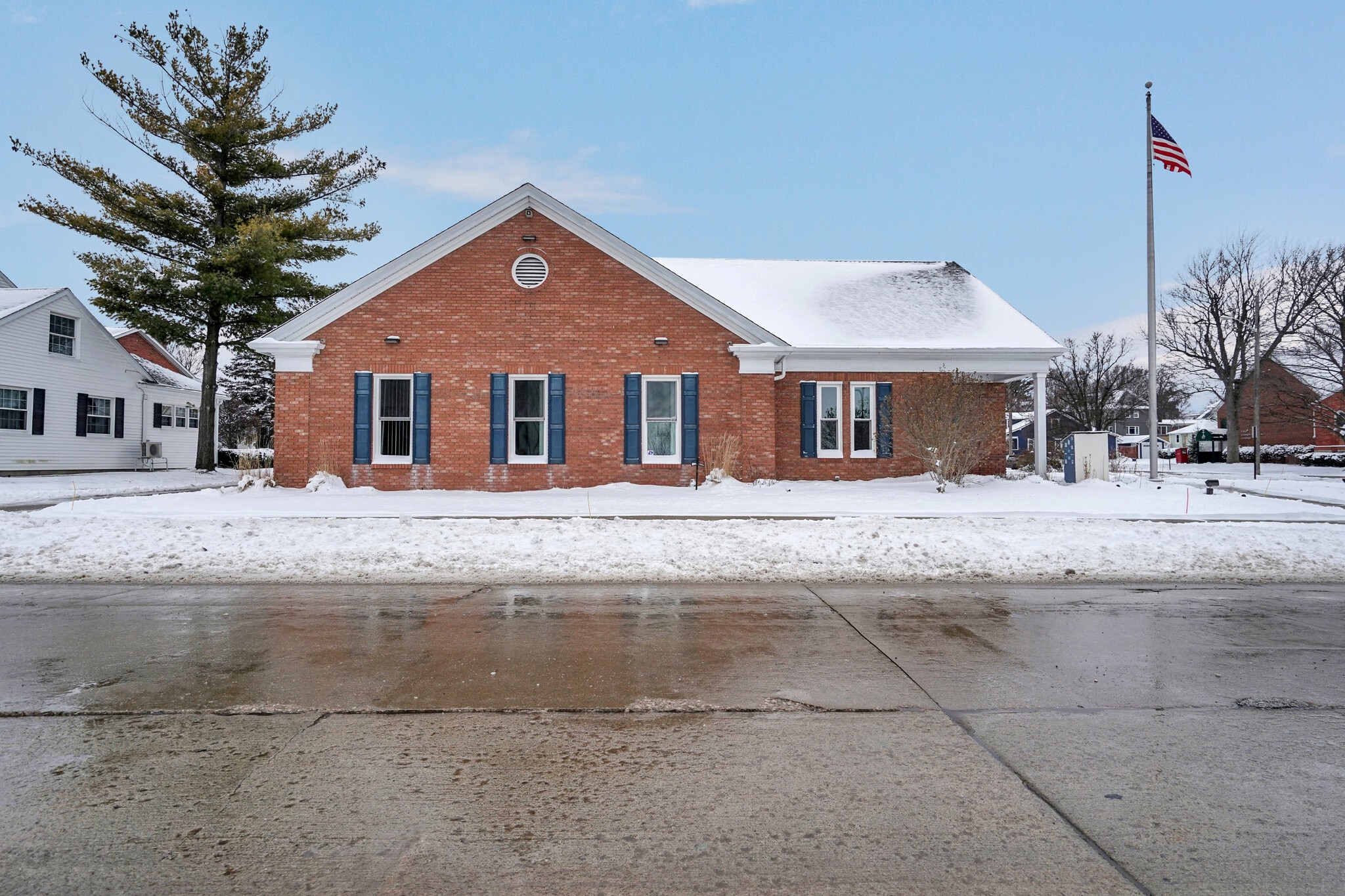 102 S 3rd St, Saint Clair, MI for Sale