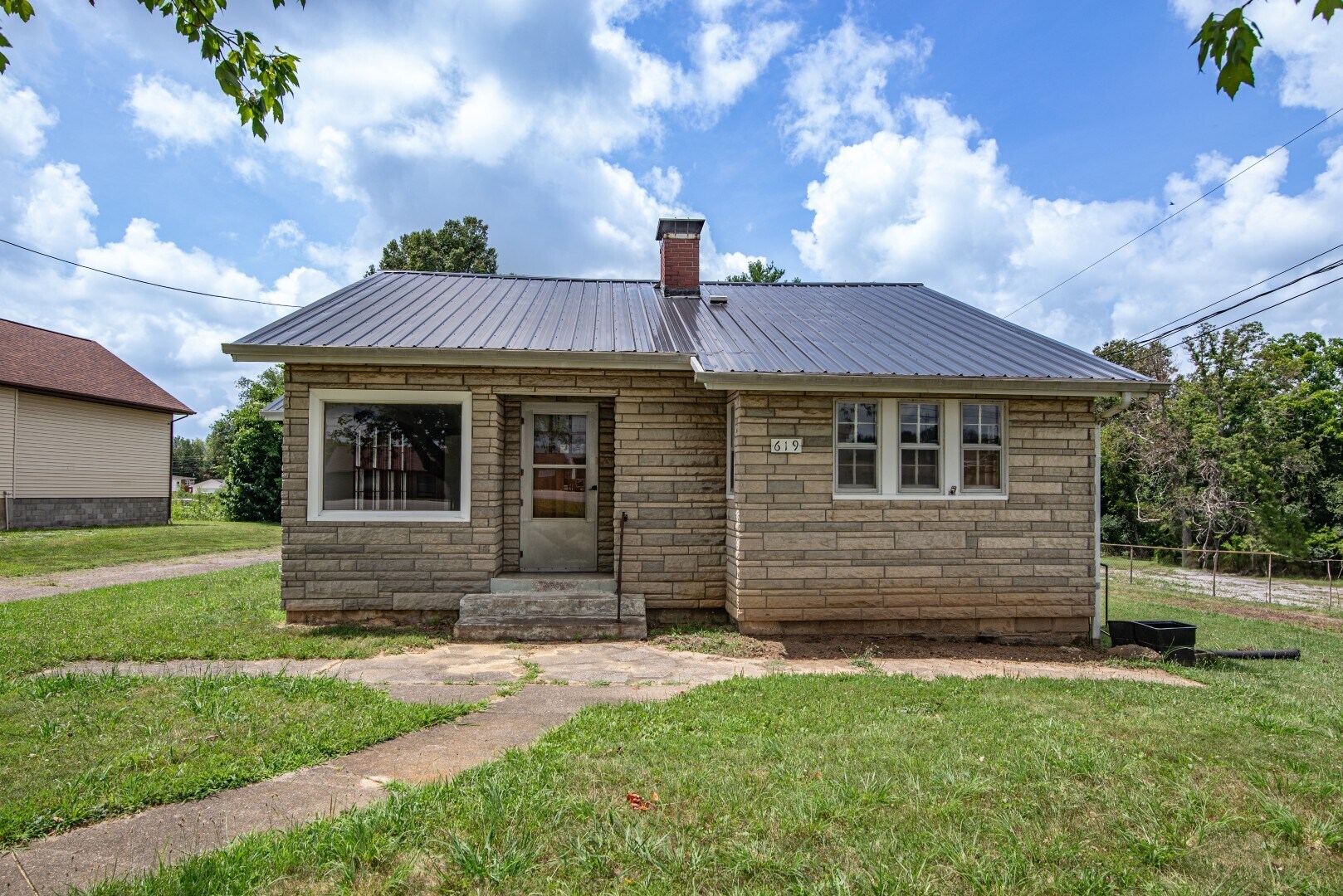 619 S Wilson Rd, Radcliff, KY for Sale