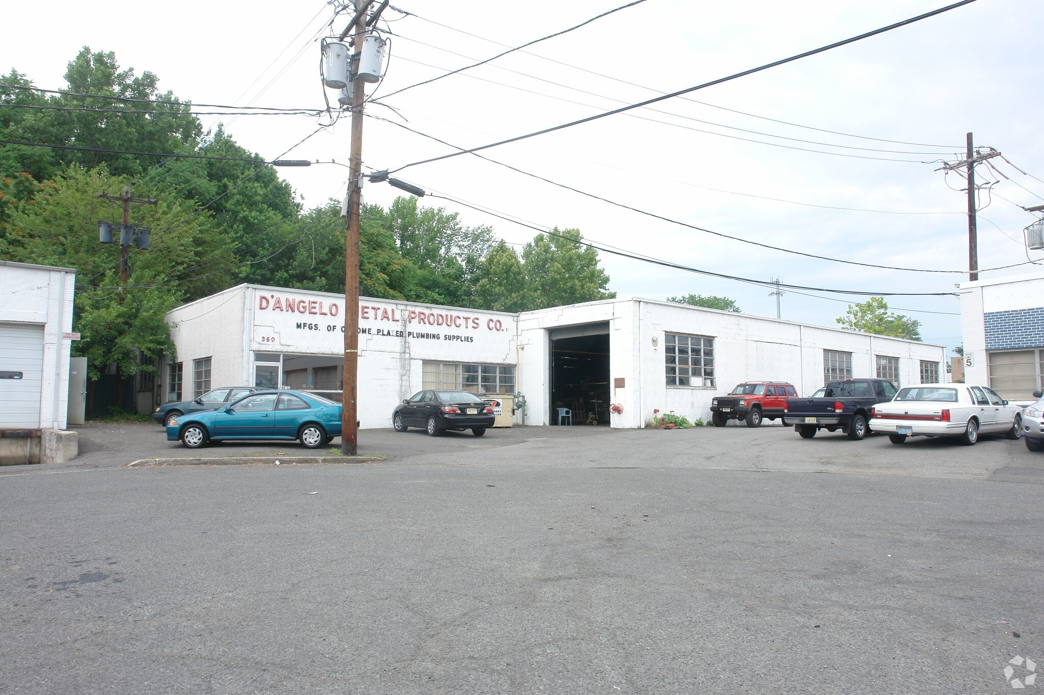 360 Dalziel Rd, Linden, NJ for Sale