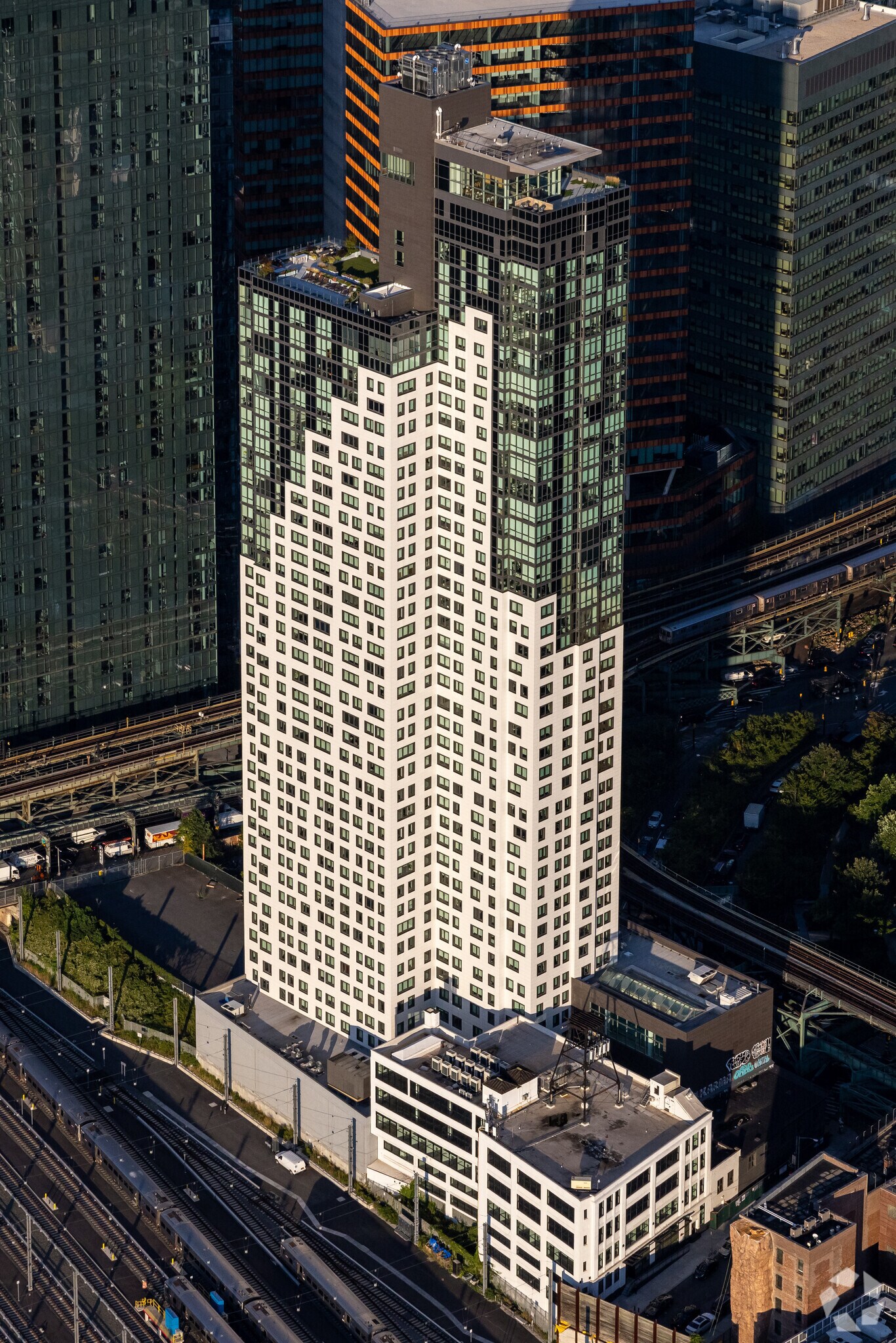 29-22 Northern Blvd, Long Island City, NY for Rent