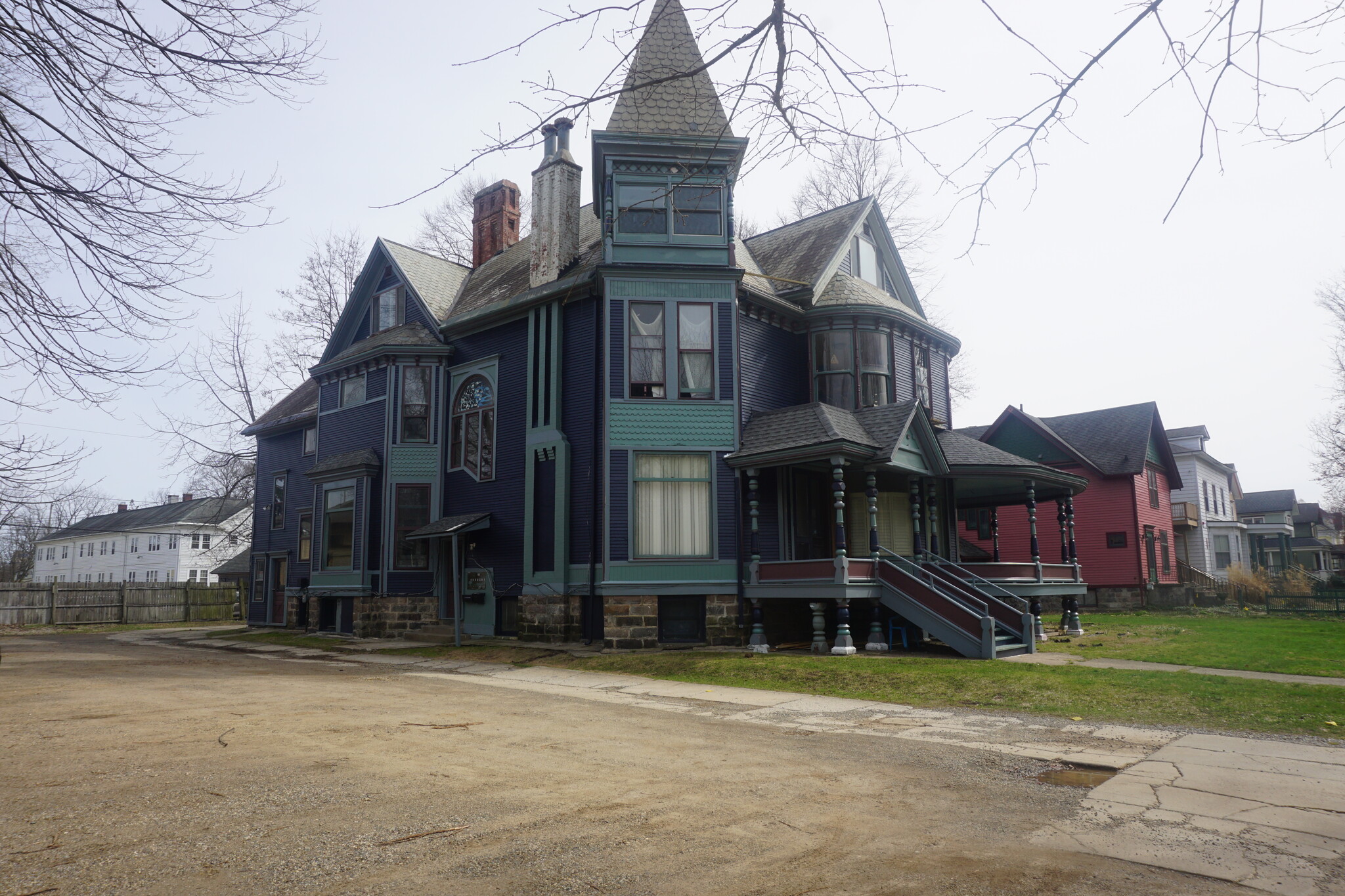 324 Stuart Ave, Kalamazoo, MI for Sale