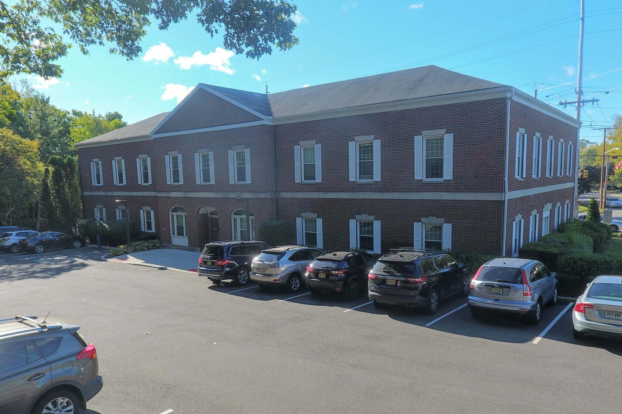 2 Forest Ave, Oradell, NJ for Sale