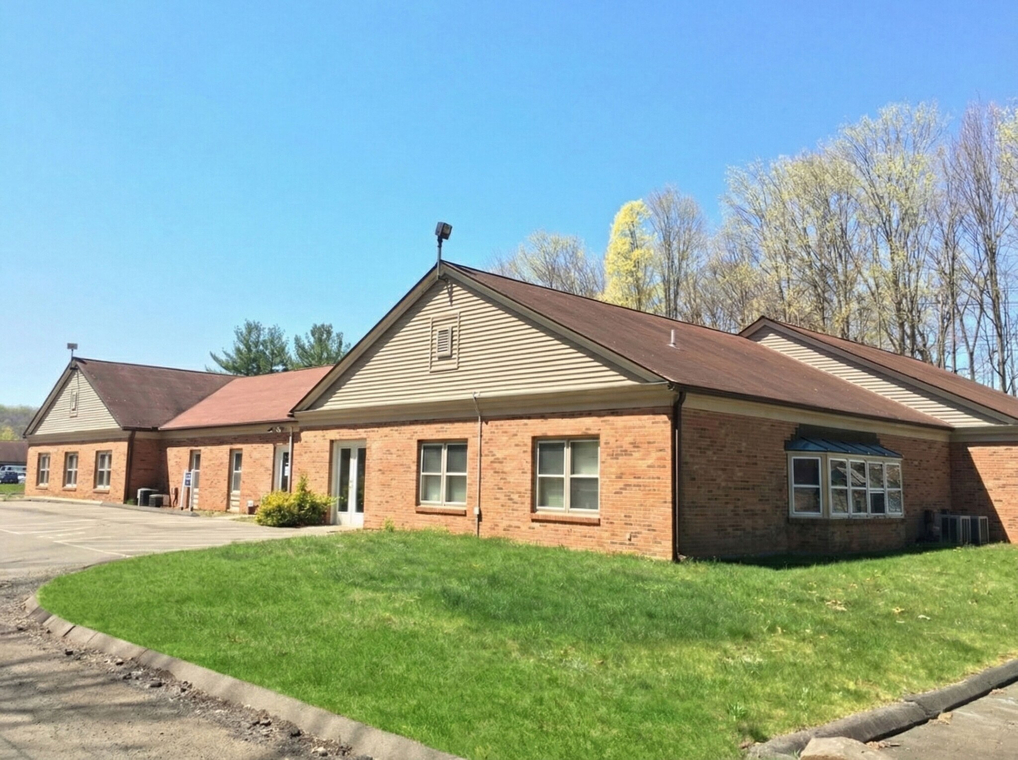 98 S Turnpike Rd, Wallingford, CT for Rent